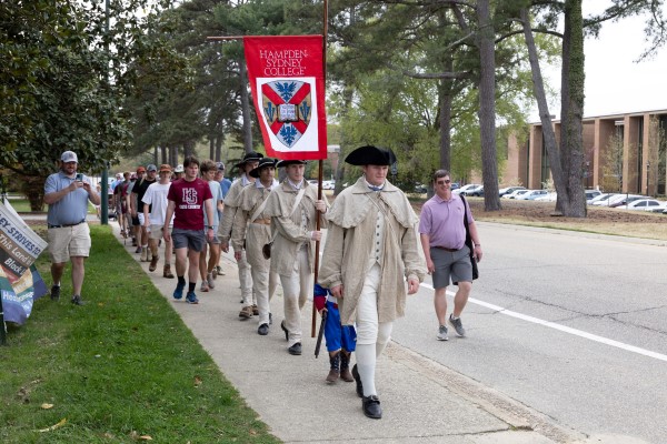 Hampden-Sydney students reenacting the March to Williamsburg in historic dress